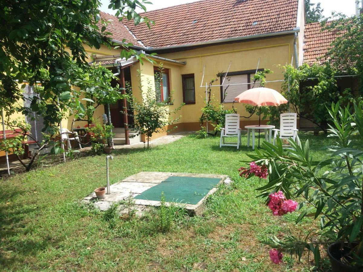 Harsfak Holiday home Mezokovacshaza